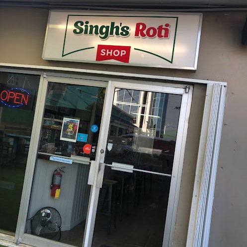 Singh's Roti Shop - Doubles - TheShyFoodBlogger